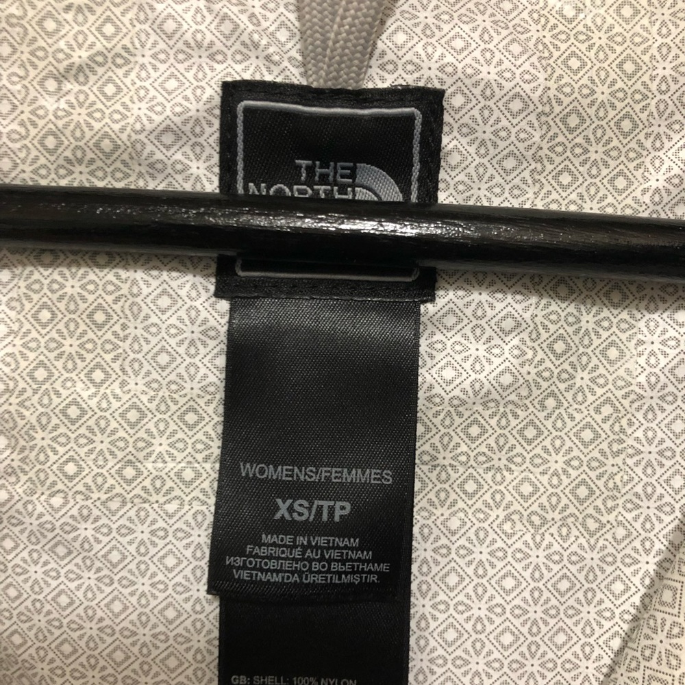 North Face Resolve Shell Jacket - Picture 4 of 4